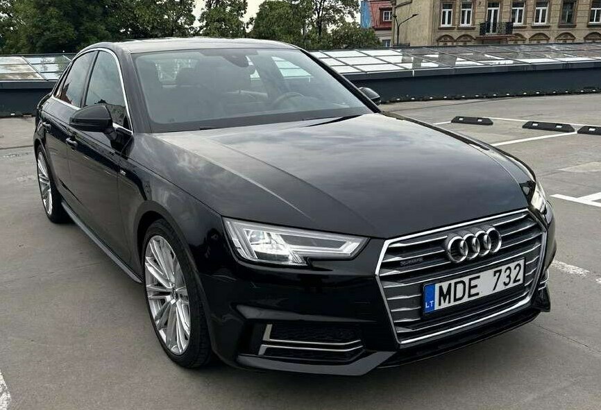 Audi A4 2017г.